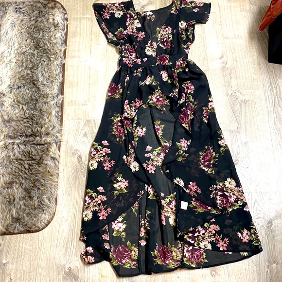 live for truth Dresses & Skirts - 🔴5/$25🔴 open dress cover floral print